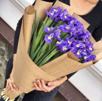 Букет синіх ірисів